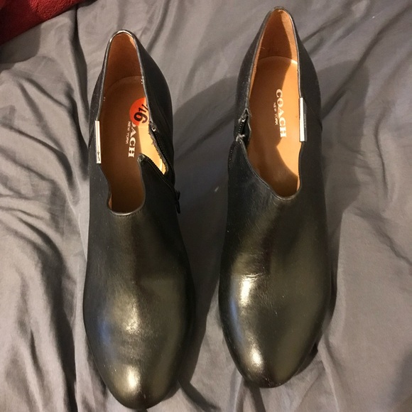 Coach booties Sz 9-1/2 - Picture 1 of 6